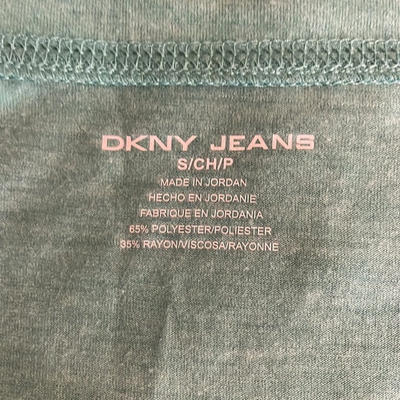 2/$12 DKNY Jeans Aqua Trapeze Hem T-Shirt Size Small - Picture 15 of 15